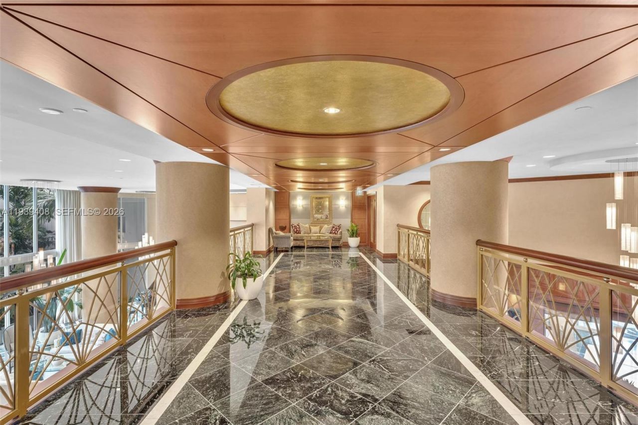 21050 Point Pl, Unit 302, Aventura, FL 33180 Photo