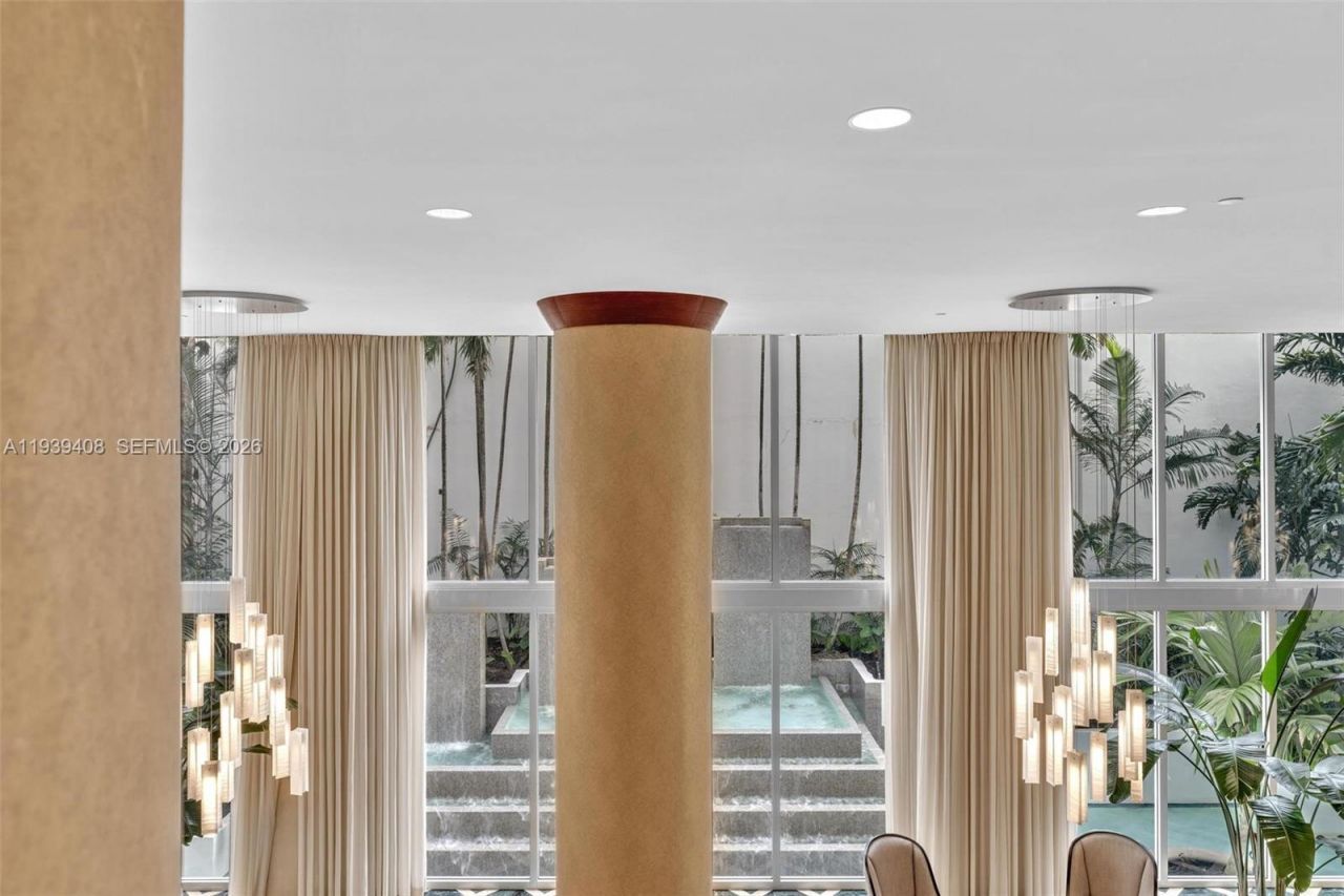 21050 Point Pl, Unit 302, Aventura, FL 33180 Photo