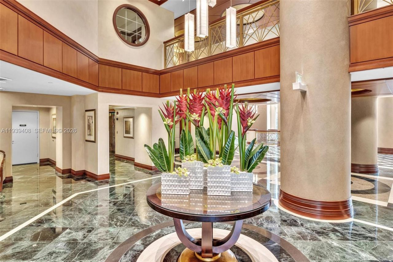 21050 Point Pl, Unit 302, Aventura, FL 33180 Photo