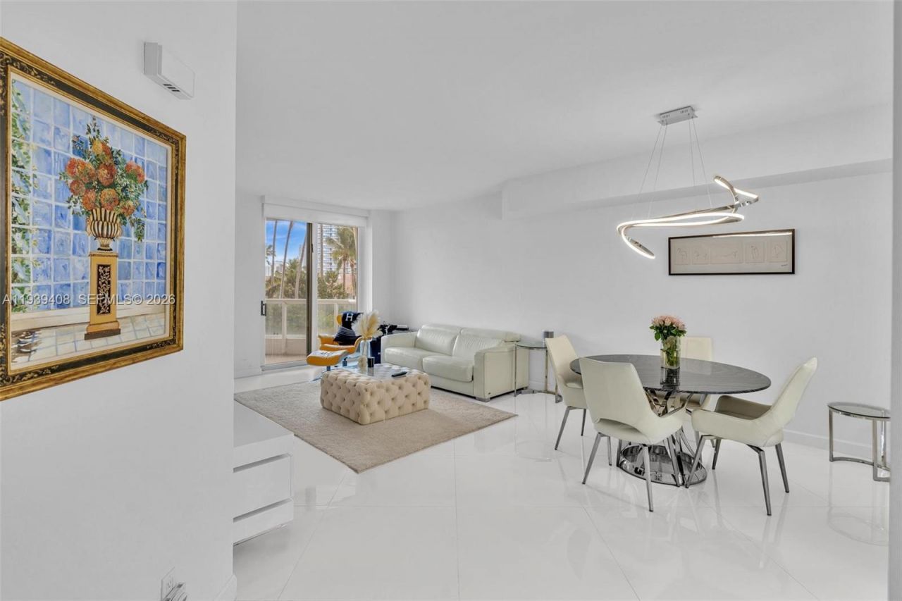 21050 Point Pl, Unit 302, Aventura, FL 33180 Photo