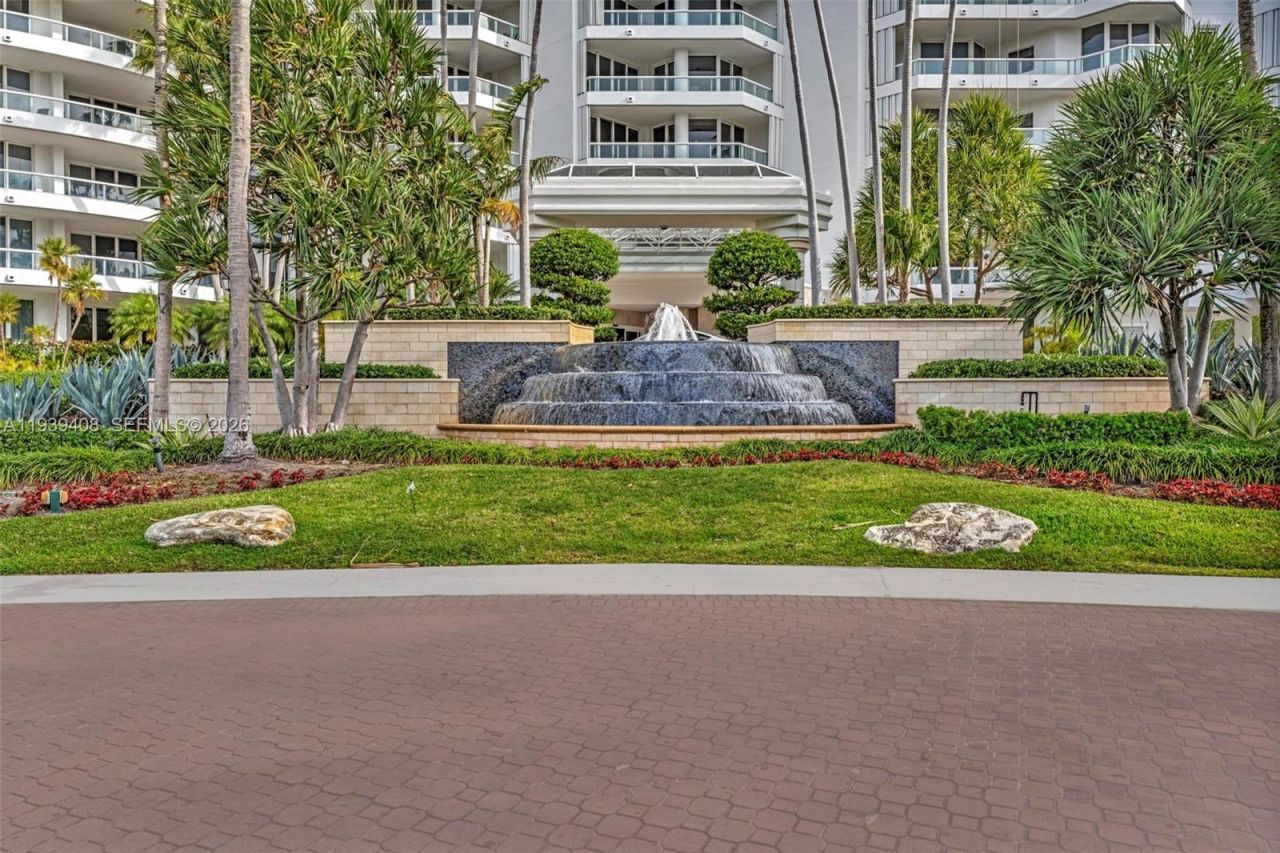 21050 Point Pl, Unit 302, Aventura, FL 33180 Photo