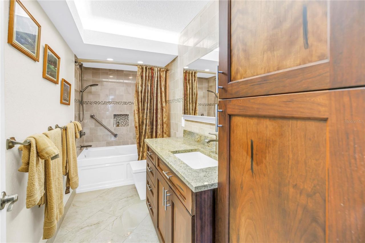 5220 Brittany Drive S, Unit 1510, Saint Petersburg, FL 33715 Photo