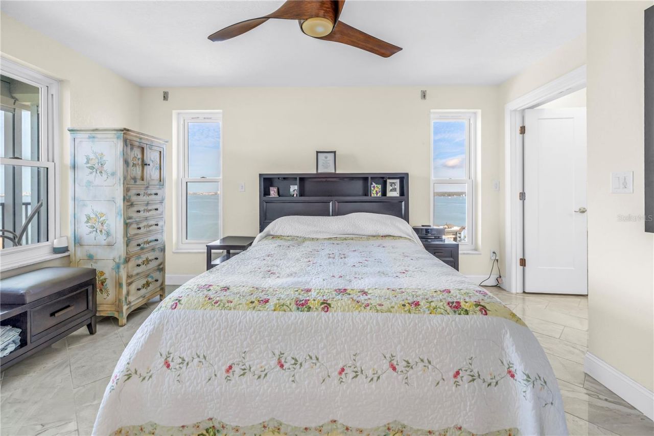 5220 Brittany Drive S, Unit 1510, Saint Petersburg, FL 33715 Photo