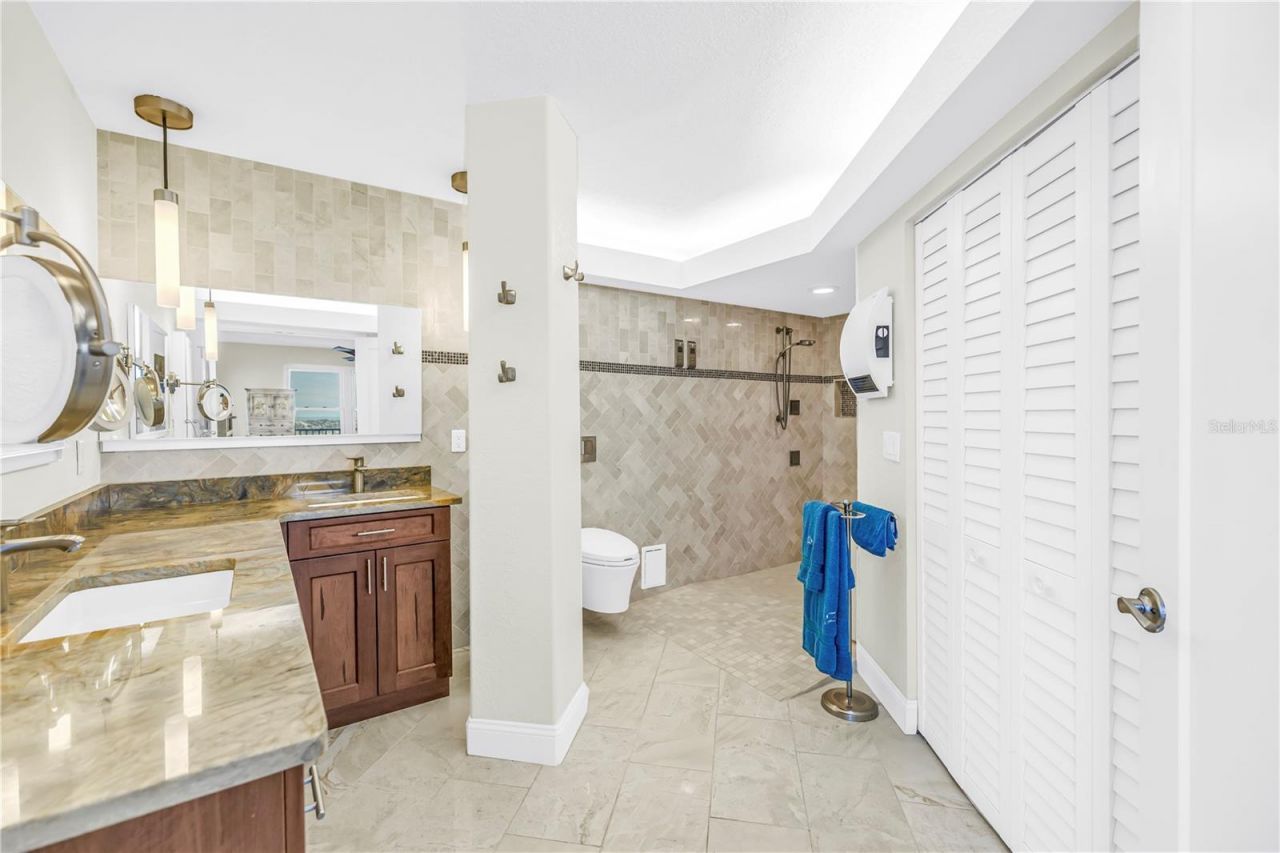 5220 Brittany Drive S, Unit 1510, Saint Petersburg, FL 33715 Photo