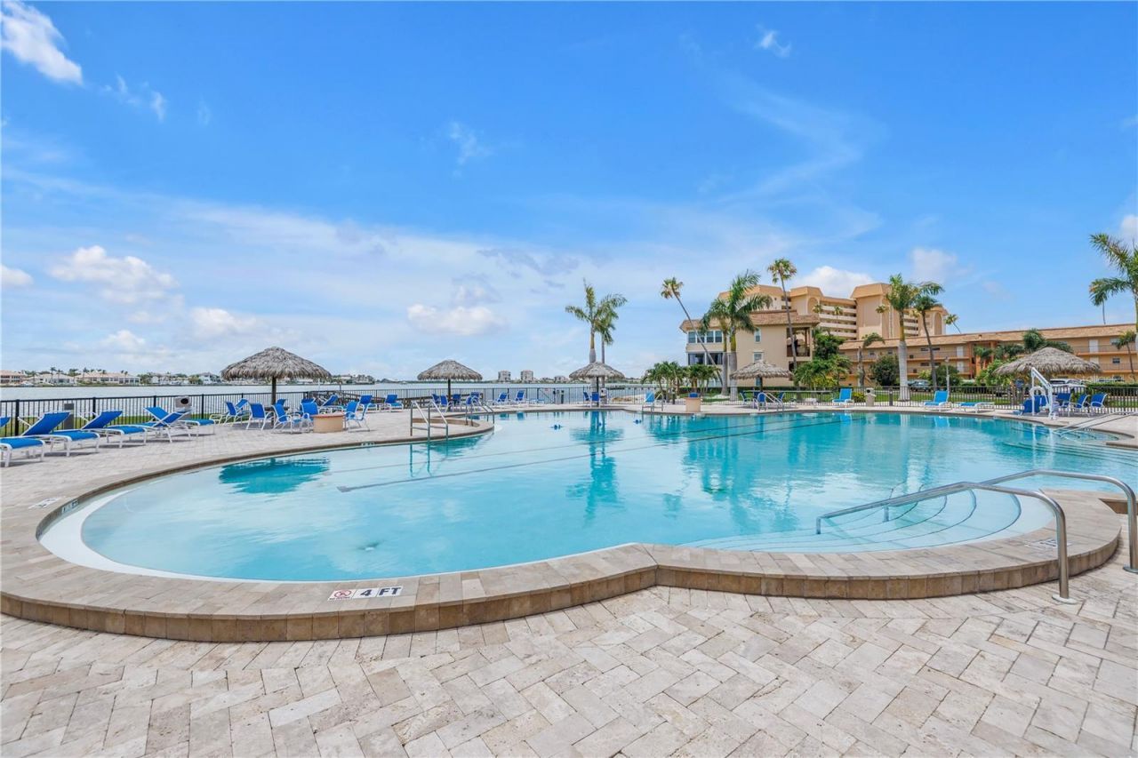 5220 Brittany Drive S, Unit 1510, Saint Petersburg, FL 33715 Photo