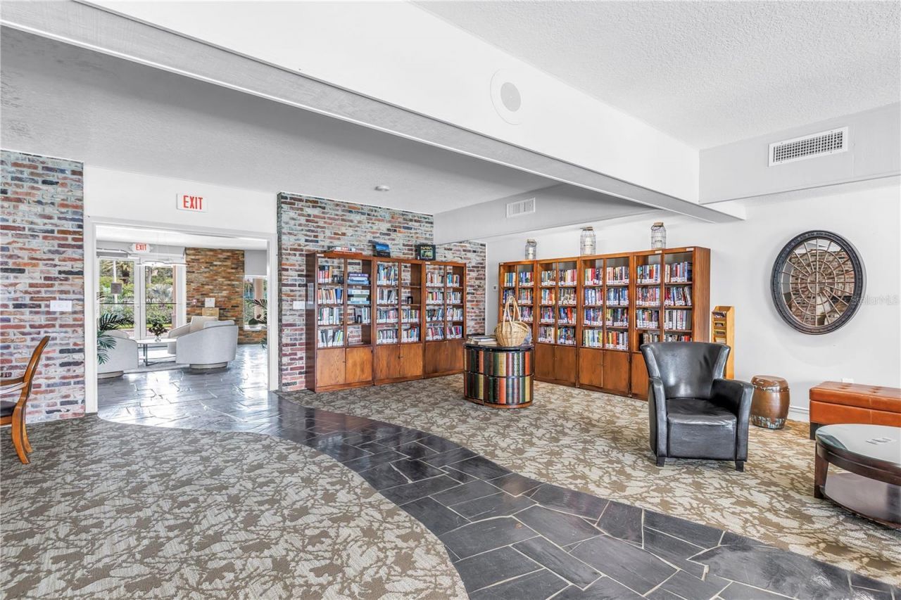 5220 Brittany Drive S, Unit 1510, Saint Petersburg, FL 33715 Photo