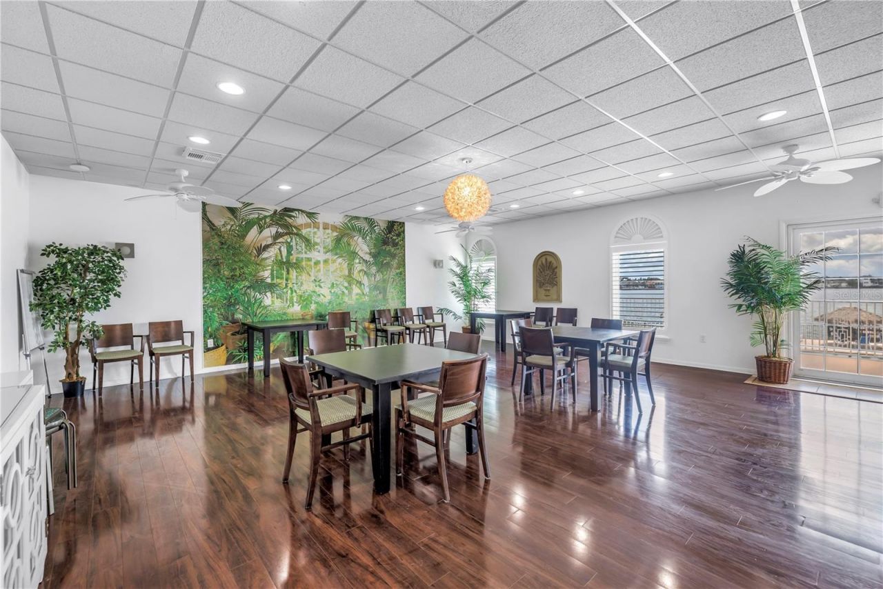 5220 Brittany Drive S, Unit 1510, Saint Petersburg, FL 33715 Photo