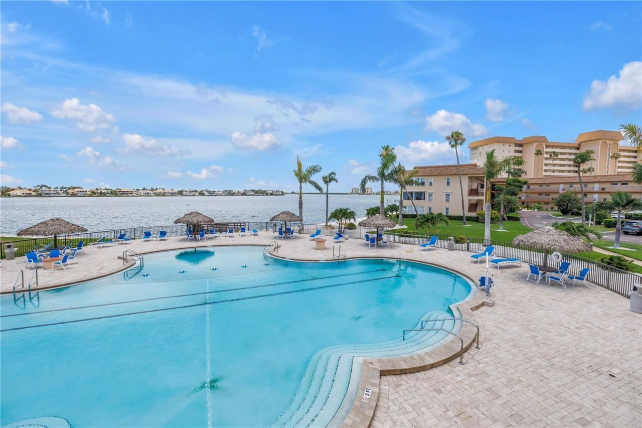 5220 Brittany Drive S, Unit 1510, Saint Petersburg, FL 33715 Photo