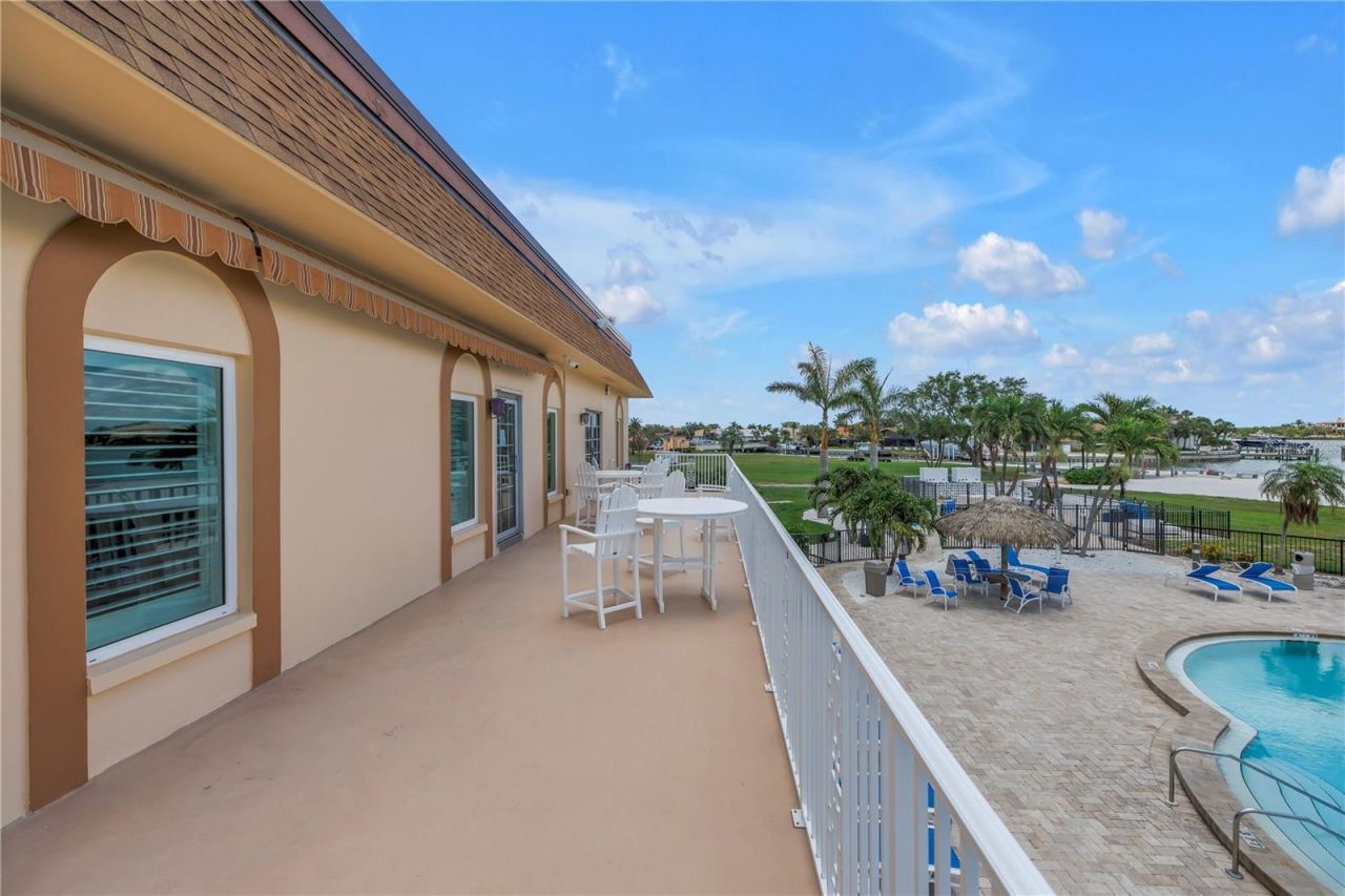 5220 Brittany Drive S, Unit 1510, Saint Petersburg, FL 33715 Photo