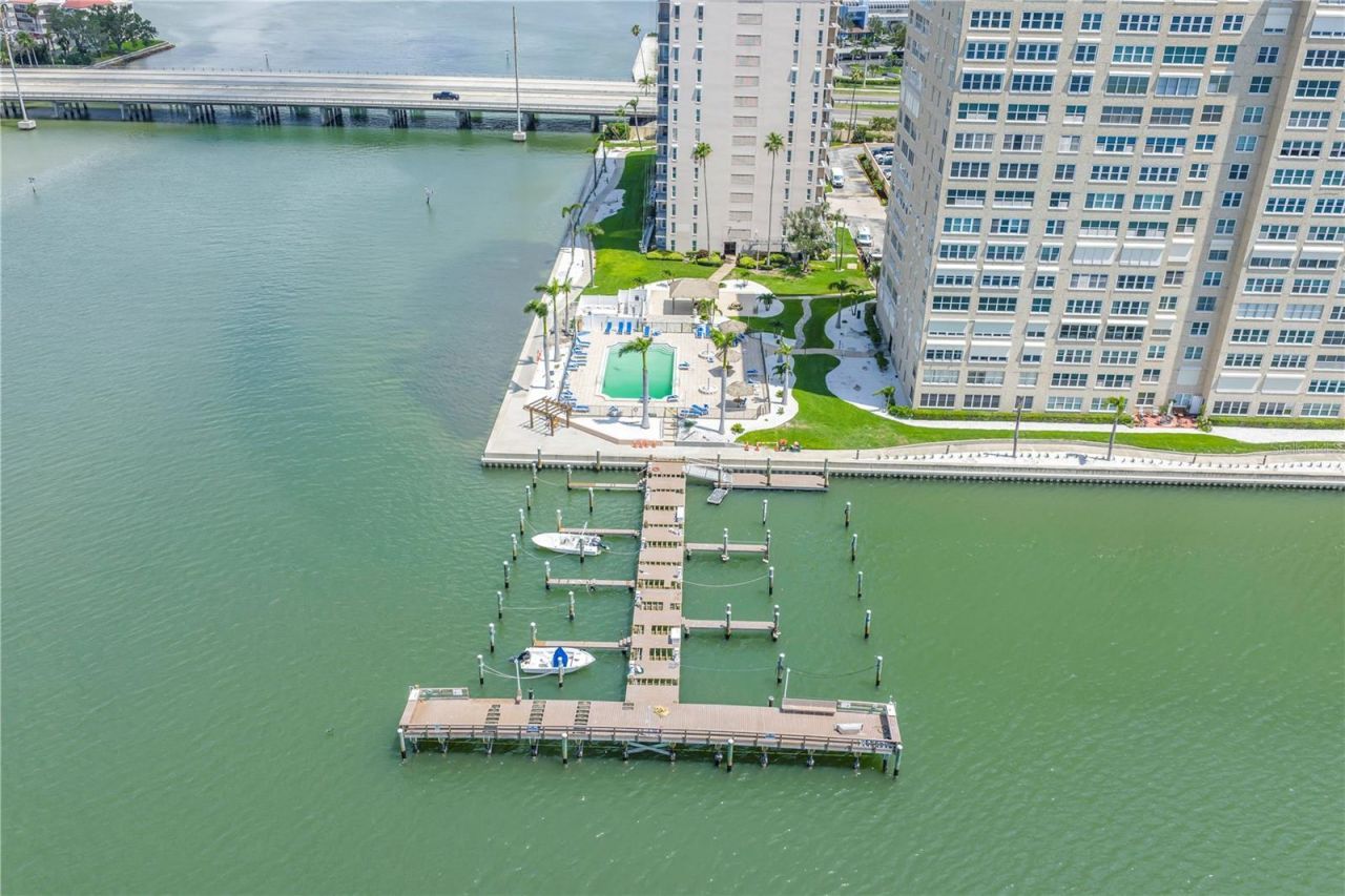 5220 Brittany Drive S, Unit 1510, Saint Petersburg, FL 33715 Photo