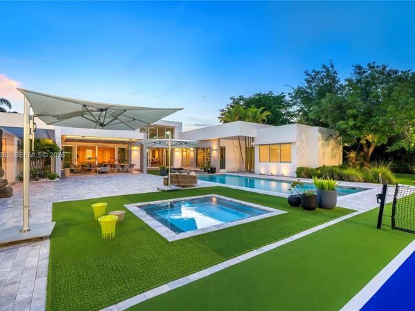 7218 SW 102nd St, Pinecrest, FL 33156