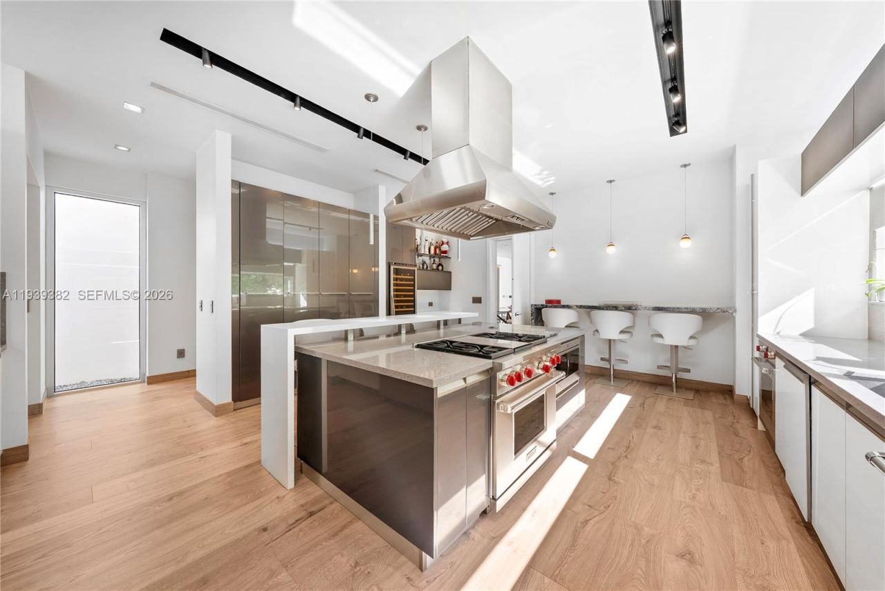 7218 SW 102nd St , Pinecrest, FL 33156 Photo