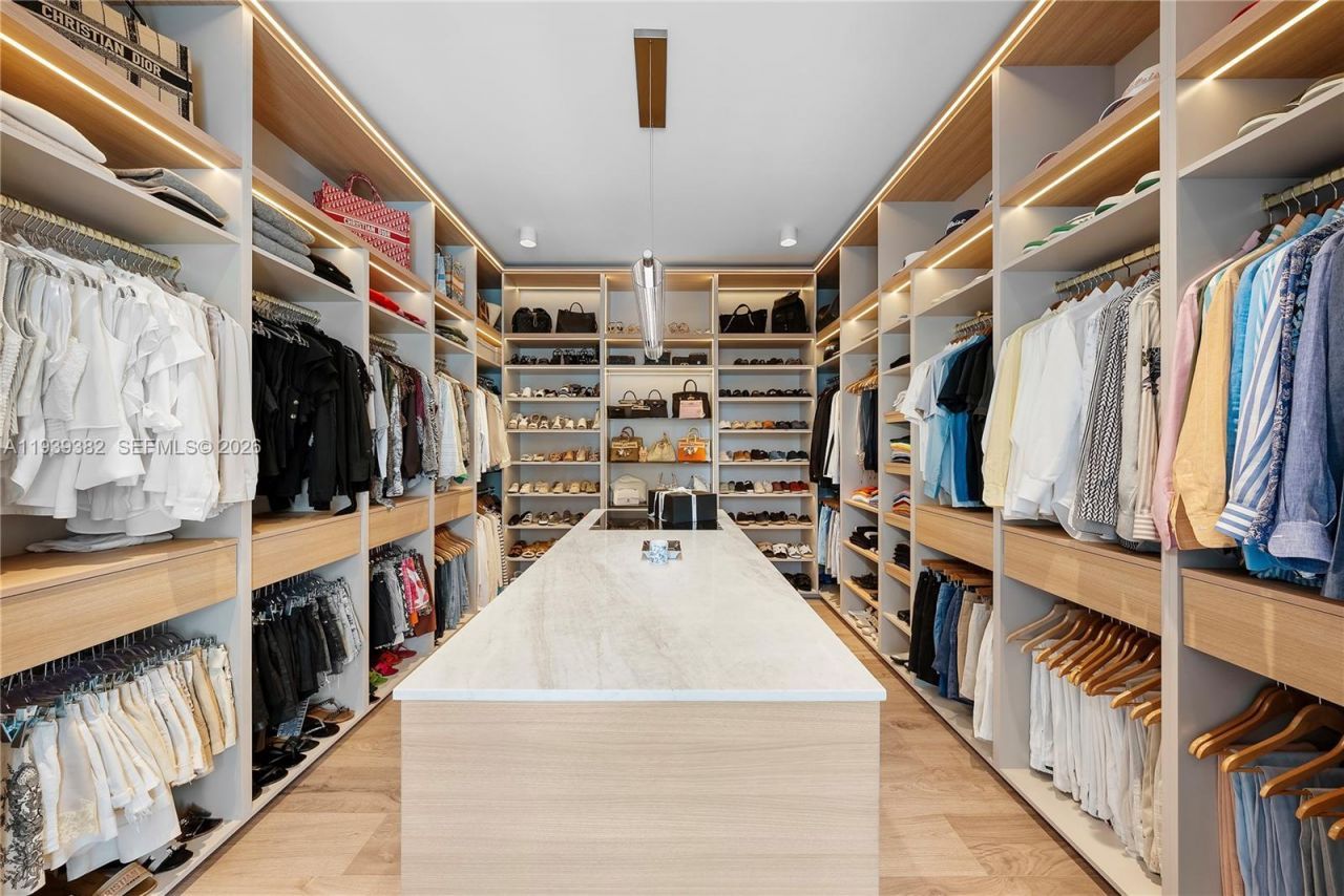 7218 SW 102nd St , Pinecrest, FL 33156 Photo