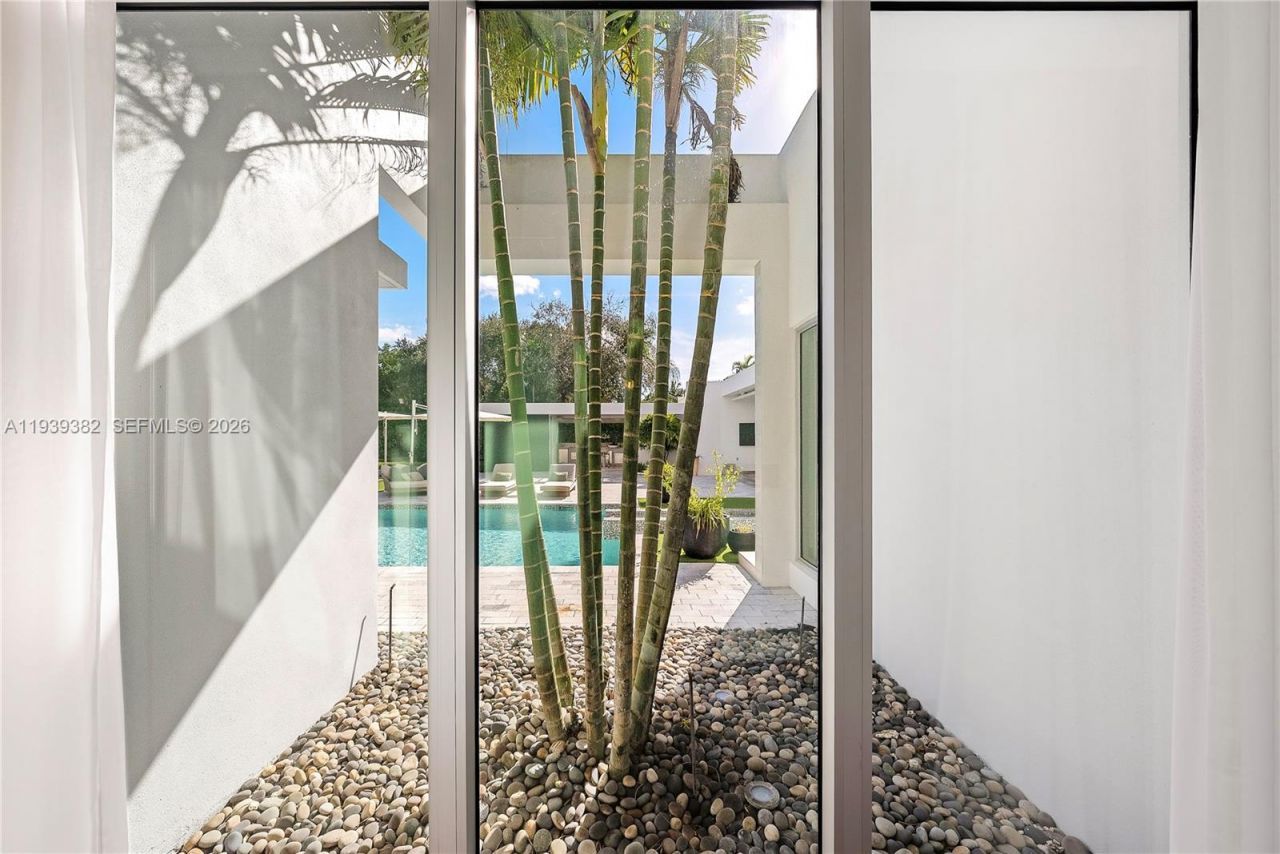 7218 SW 102nd St , Pinecrest, FL 33156 Photo