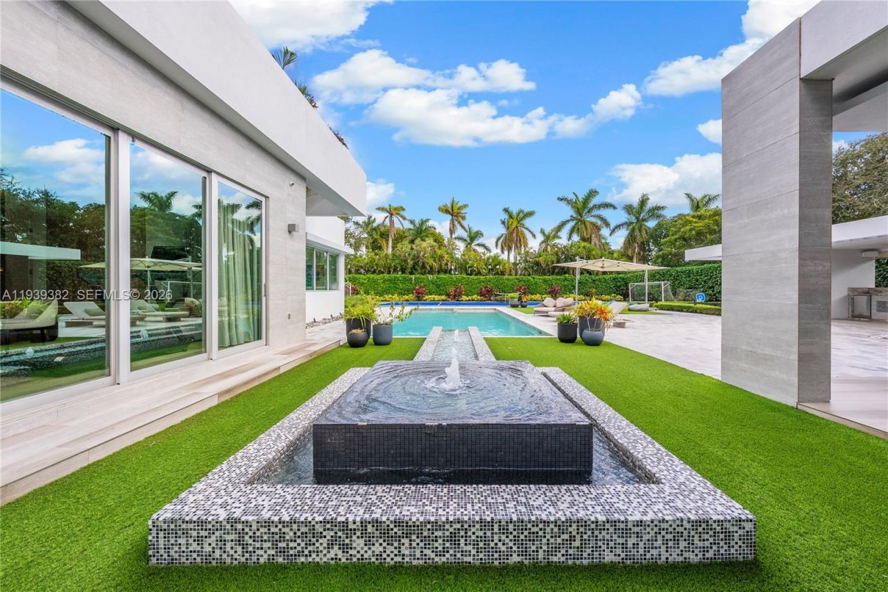 7218 SW 102nd St , Pinecrest, FL 33156 Photo