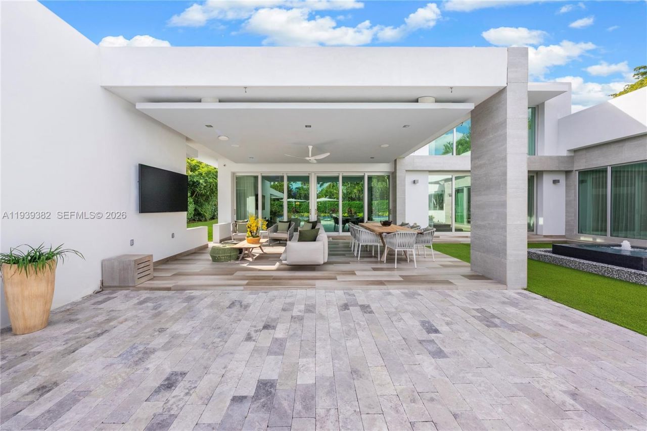 7218 SW 102nd St , Pinecrest, FL 33156 Photo