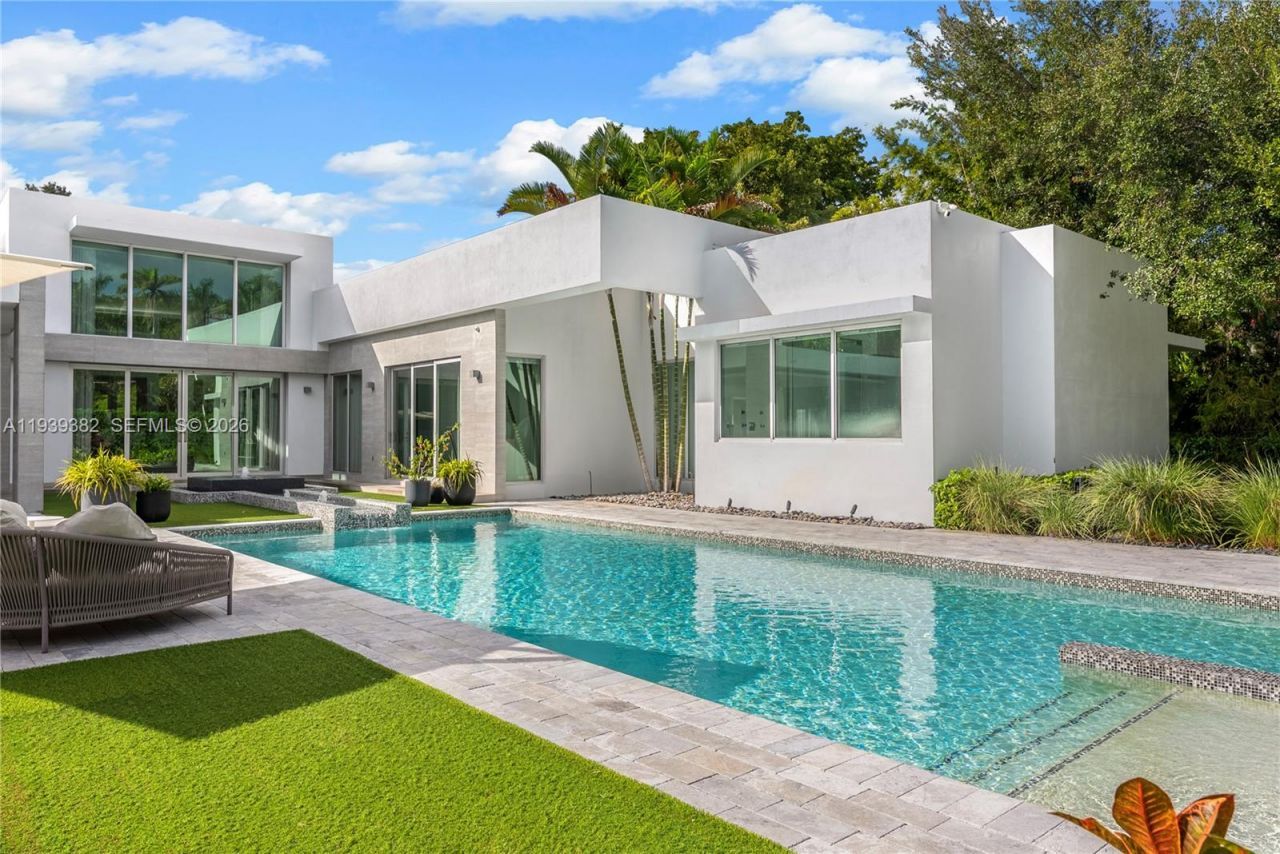 7218 SW 102nd St , Pinecrest, FL 33156 Photo