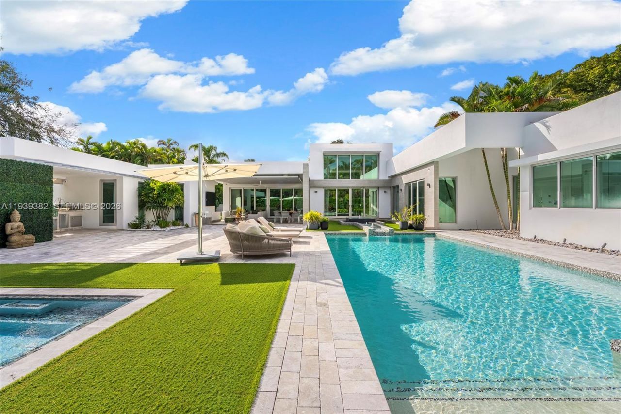 7218 SW 102nd St , Pinecrest, FL 33156 Photo