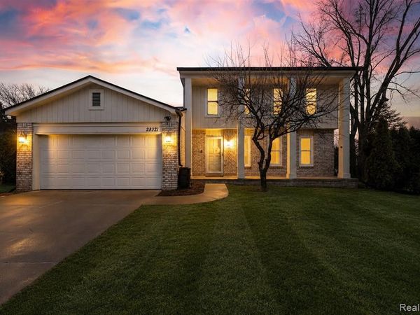 22321 Cascade Drive, Novi, MI 48375