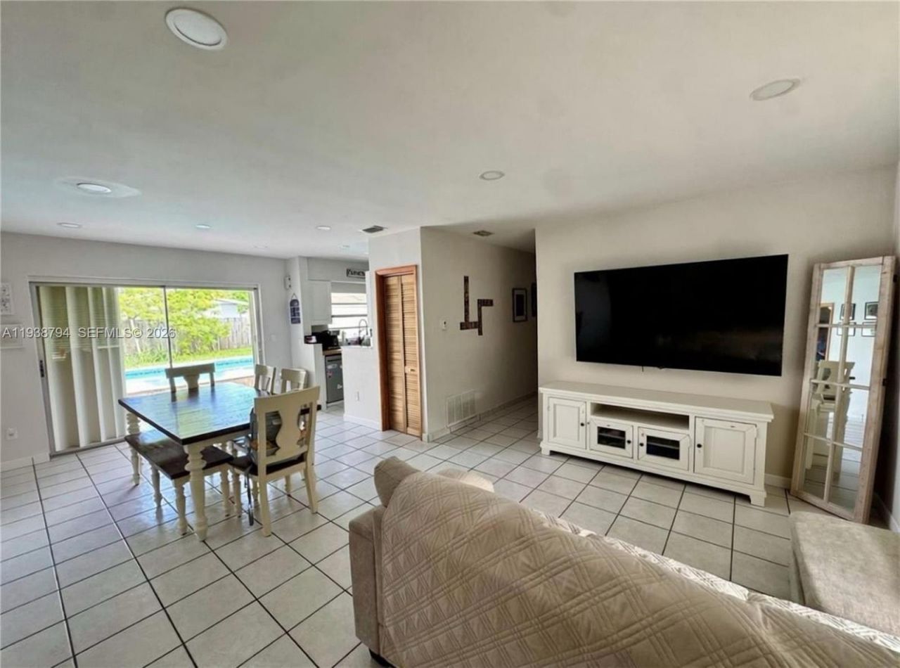 9955 SW 214th St, Cutler Bay, FL 33189 Photo