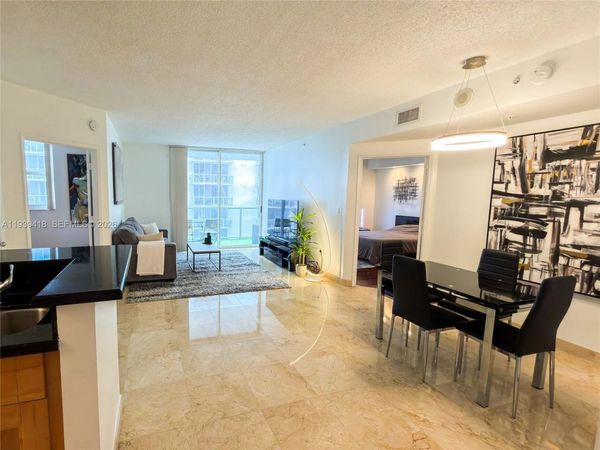 5085 NW 7th St , Unit 906, Miami, FL 33126