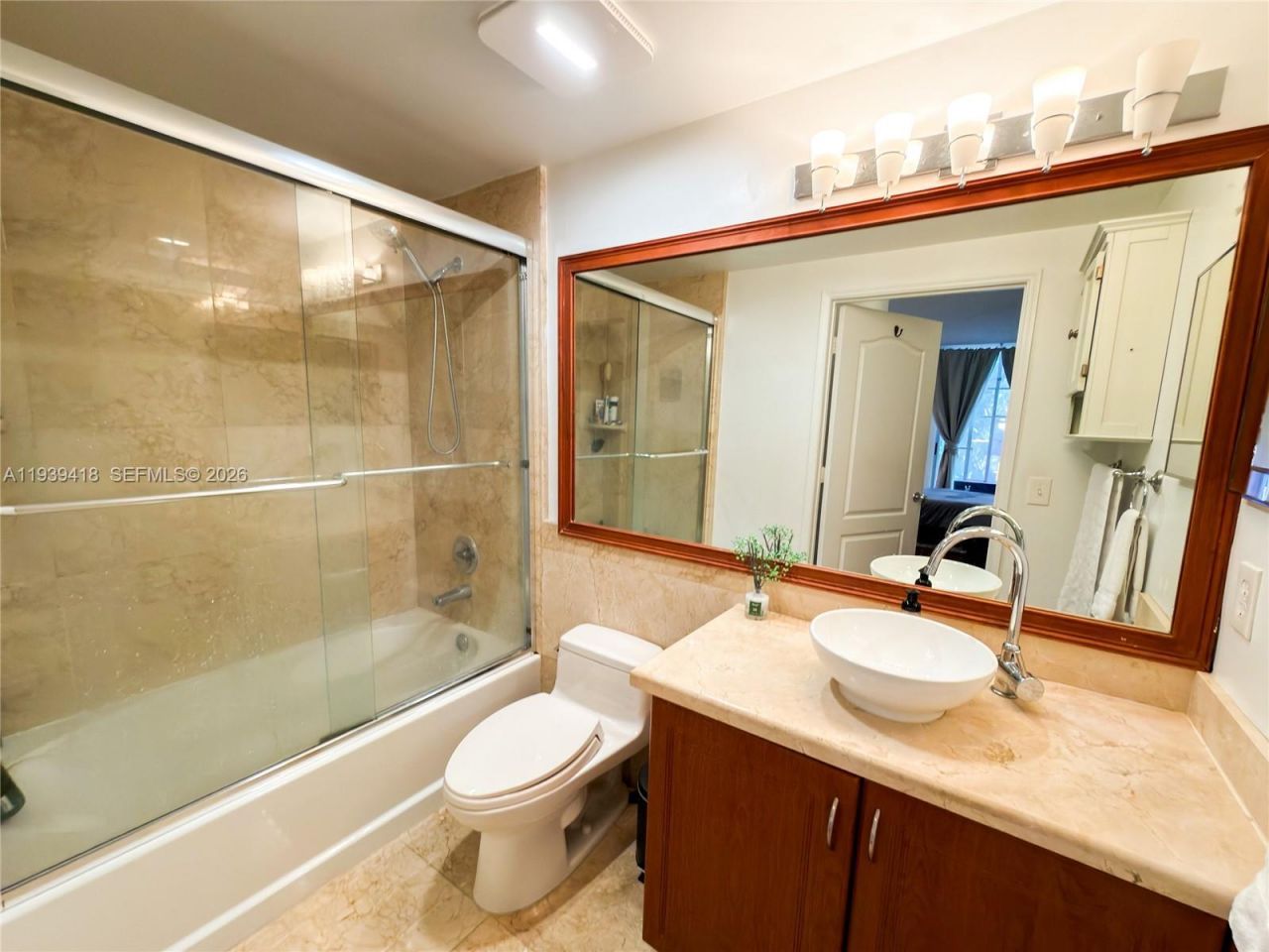 5085 NW 7th St , Unit 906, Miami, FL 33126 Photo