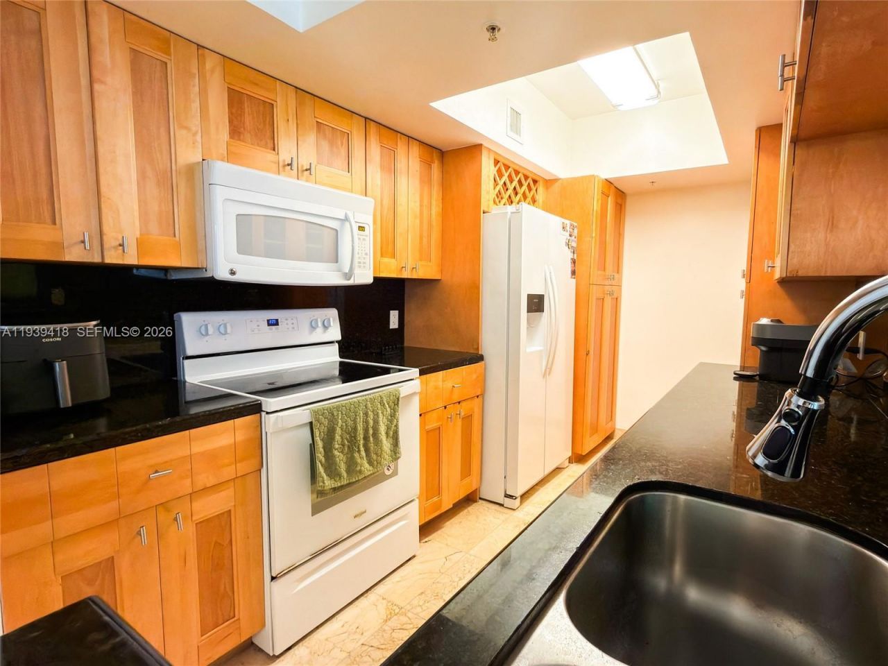 5085 NW 7th St , Unit 906, Miami, FL 33126 Photo