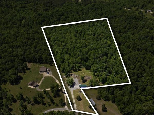 681 Hayes Ridge Rd, Indian Mound, TN 37079