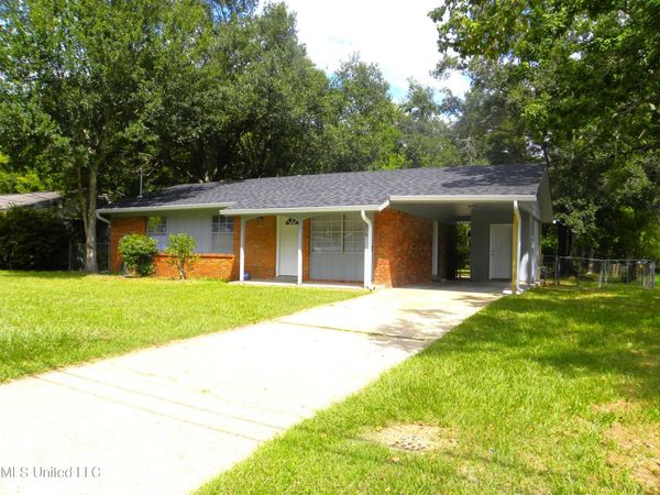 7216 Hampton Drive, Biloxi, MS 39532