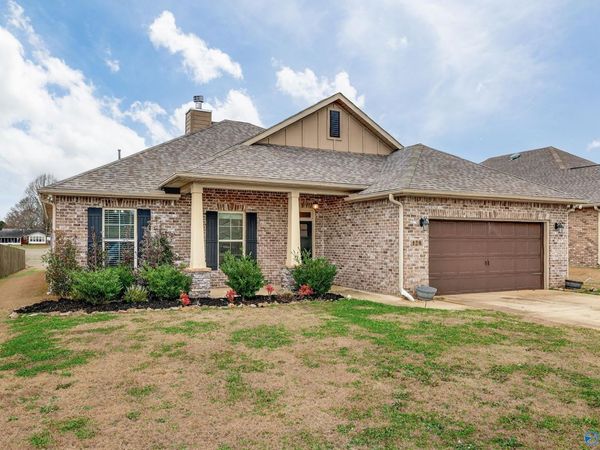128 Elledge Farm Drive, Hazel Green, AL 35750
