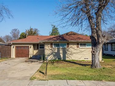 2939 Bay Oaks Drive, Dallas, TX 75229