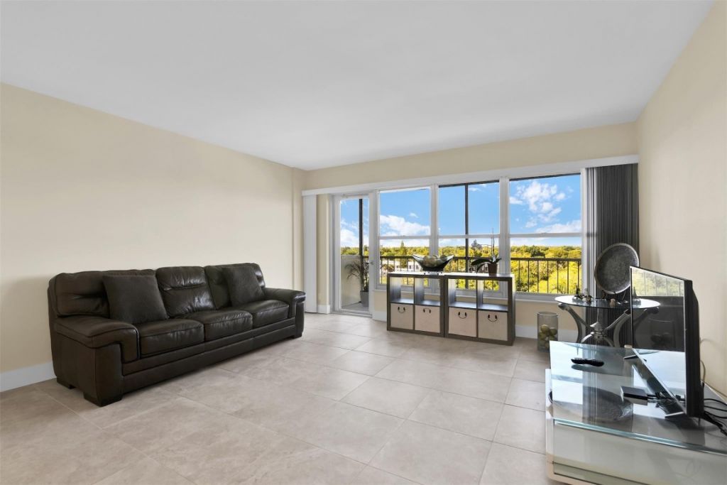 10777 W Sample Road, Unit 711, Coral Springs, FL 33065 Photo