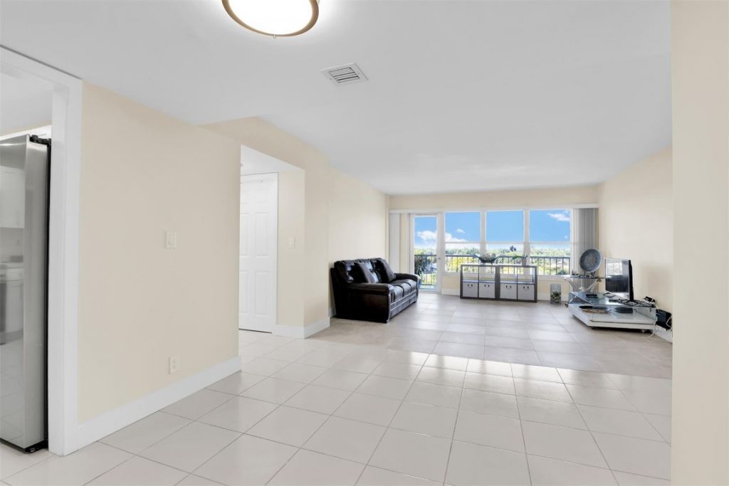 10777 W Sample Road, Unit 711, Coral Springs, FL 33065 Photo