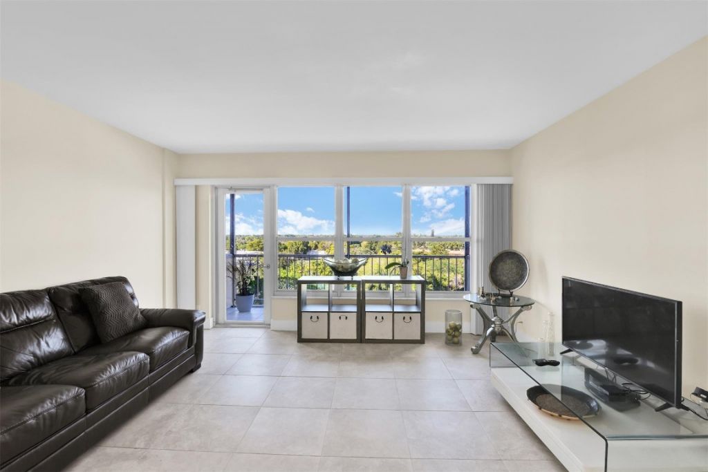 10777 W Sample Road, Unit 711, Coral Springs, FL 33065 Photo