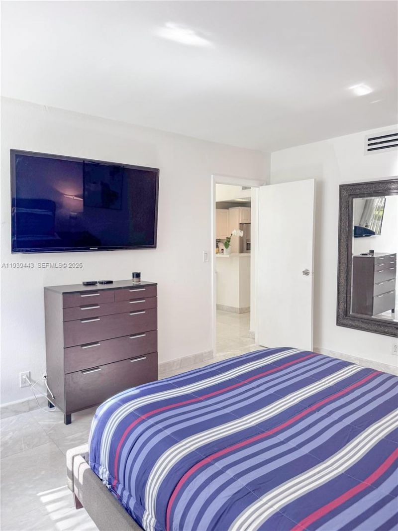 3301 N Country Club Dr, Unit 104, Aventura, FL 33180 Photo