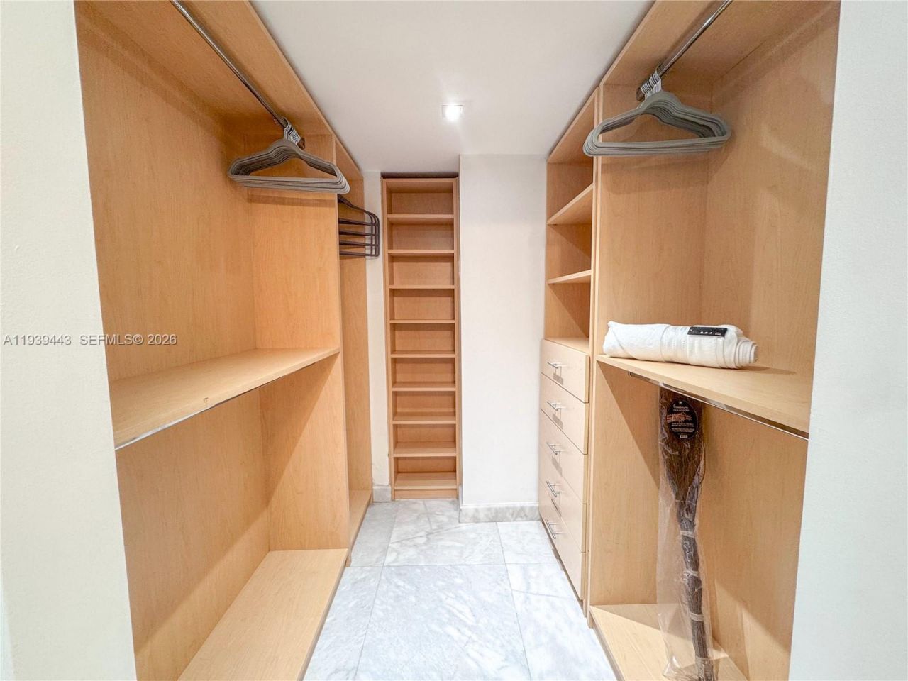 3301 N Country Club Dr, Unit 104, Aventura, FL 33180 Photo