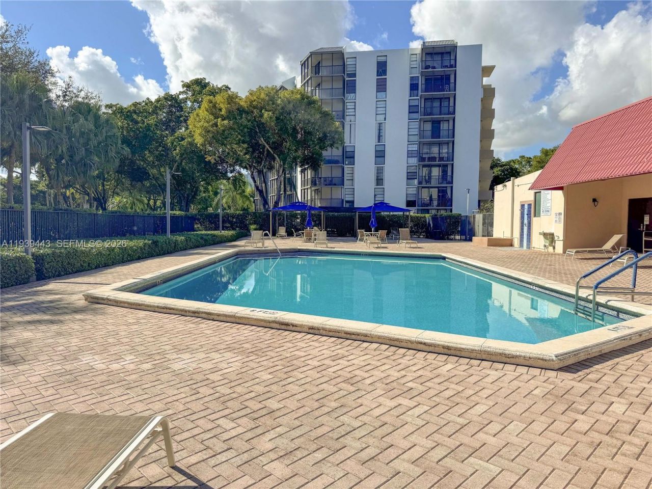 3301 N Country Club Dr, Unit 104, Aventura, FL 33180 Photo