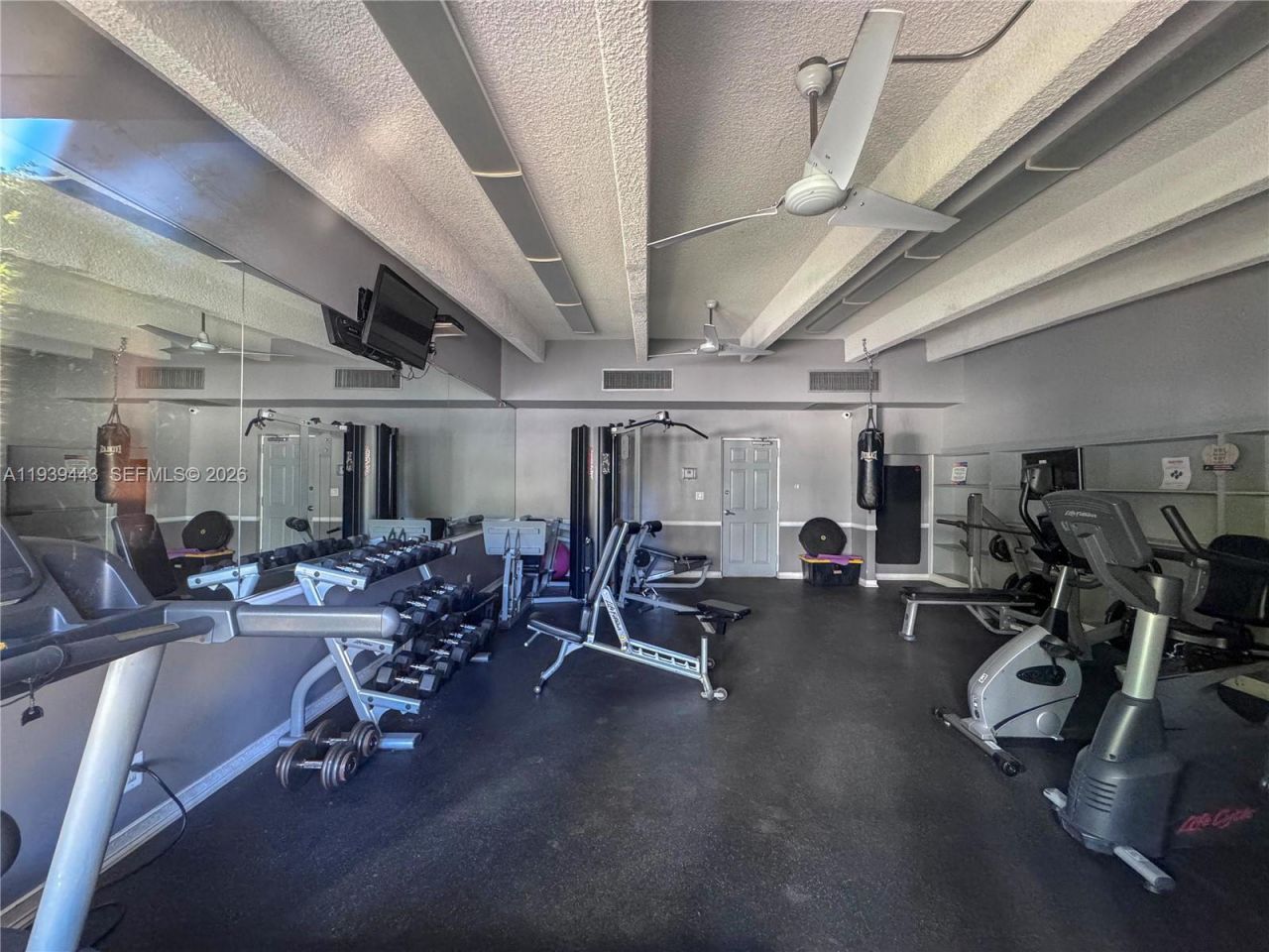 3301 N Country Club Dr, Unit 104, Aventura, FL 33180 Photo