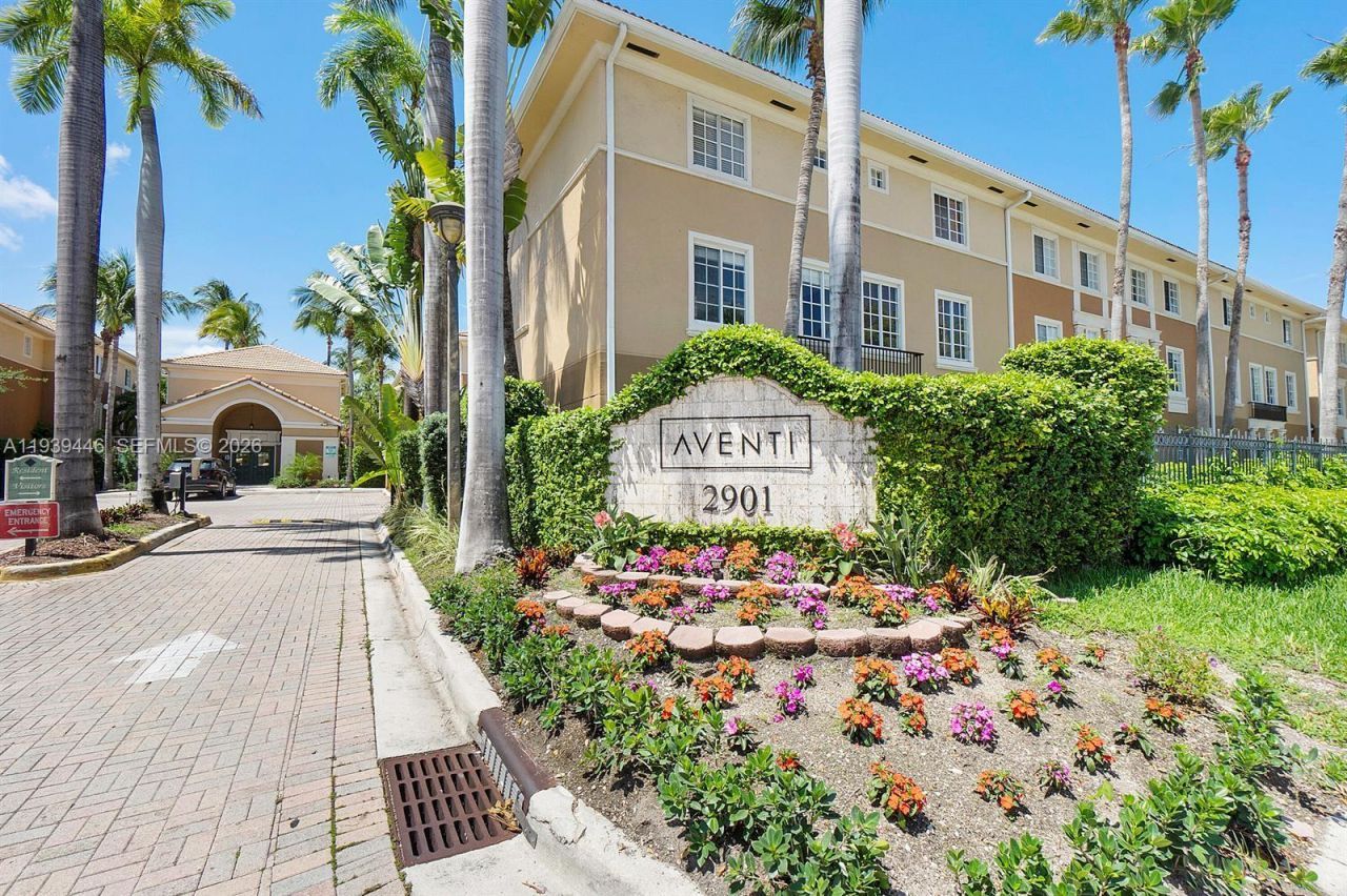 2861 NE 185th St, Unit 302, Aventura, FL 33180 Photo
