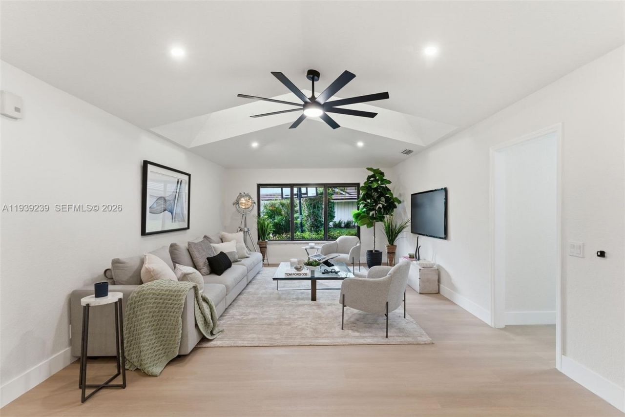 2 Dunbar Rd , Palm Beach Gardens, FL 33418 Photo