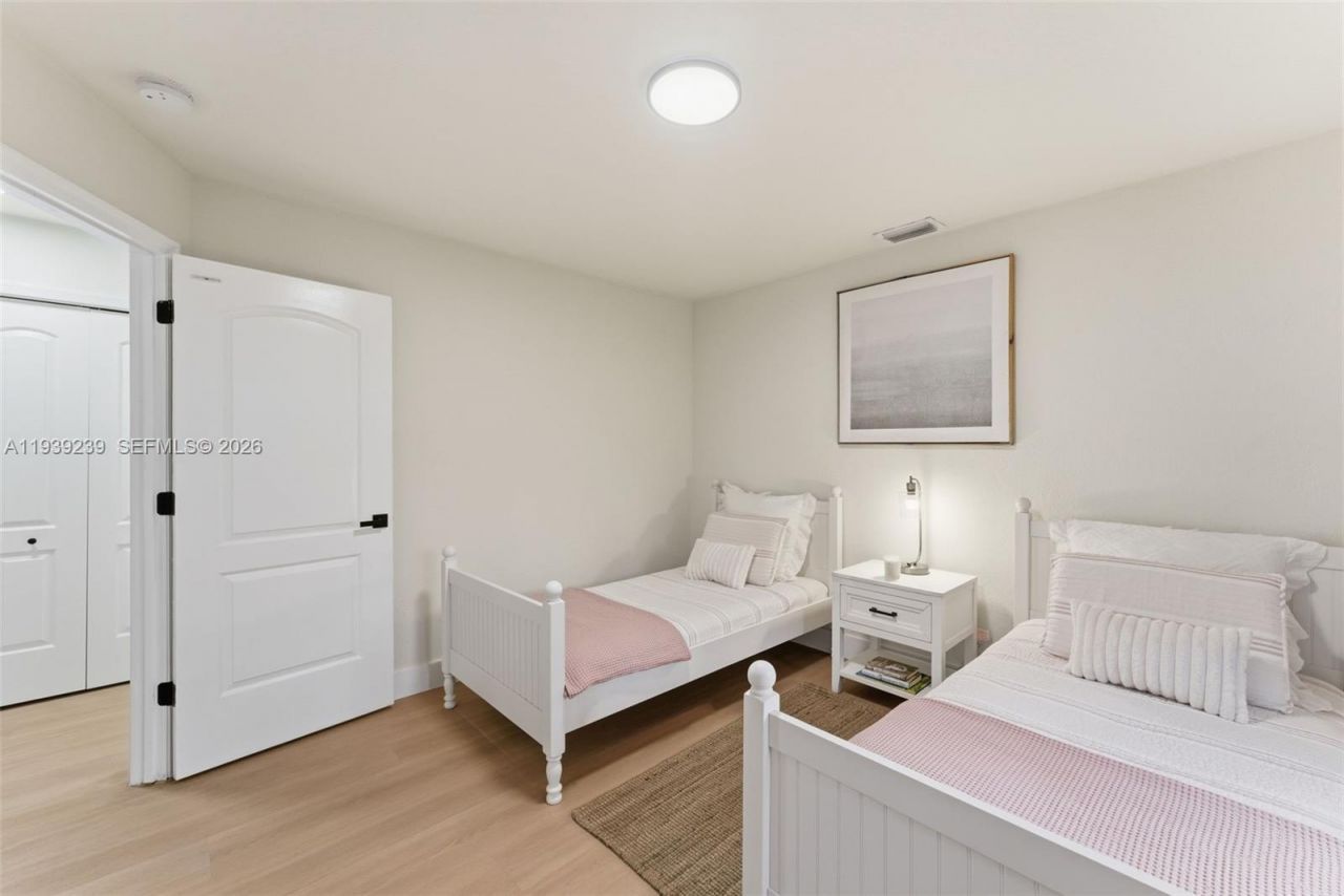 2 Dunbar Rd , Palm Beach Gardens, FL 33418 Photo