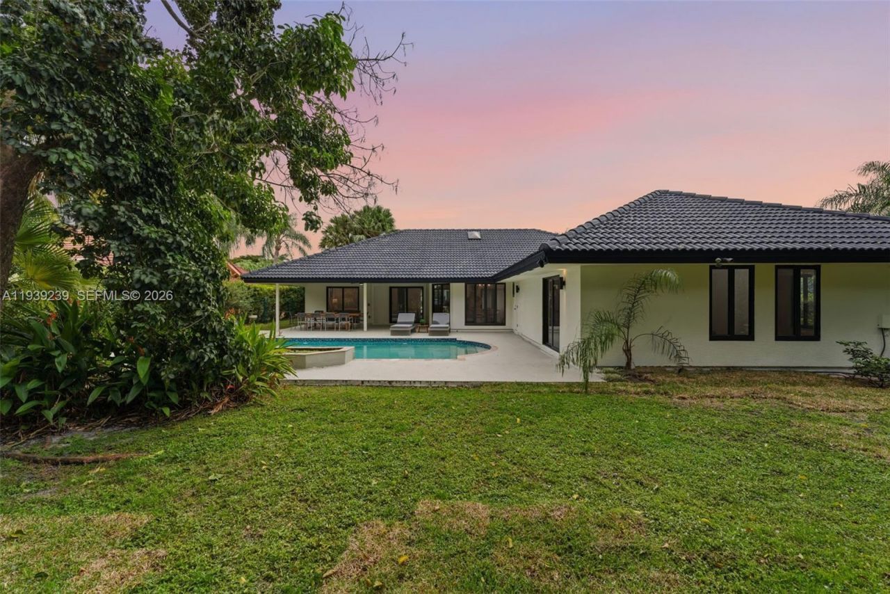 2 Dunbar Rd , Palm Beach Gardens, FL 33418 Photo