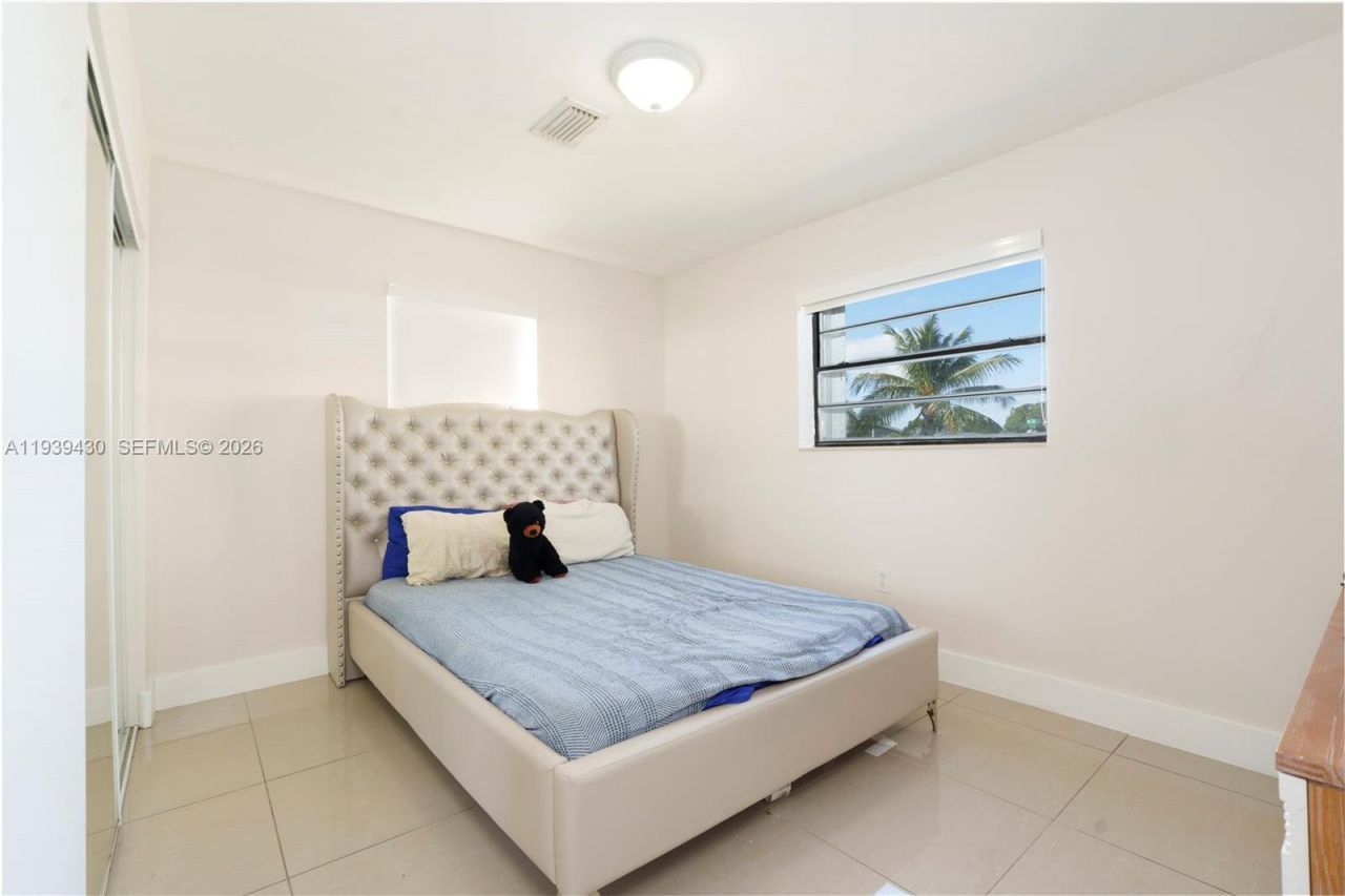 20731 NW 32nd Pl, Miami Gardens, FL 33056 Photo