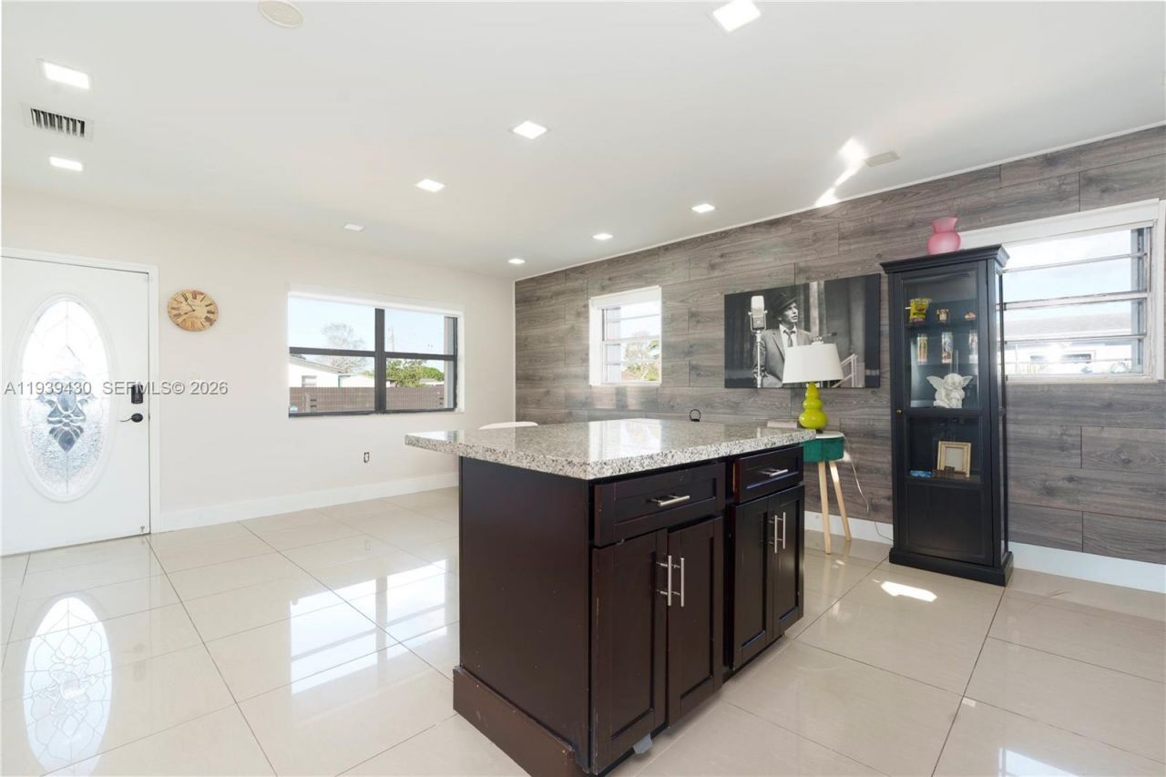 20731 NW 32nd Pl, Miami Gardens, FL 33056 Photo