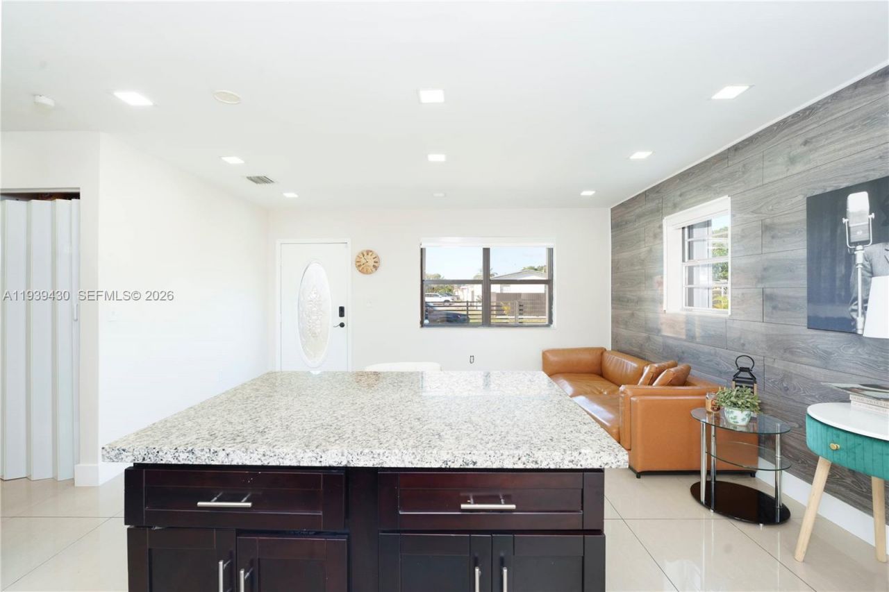 20731 NW 32nd Pl, Miami Gardens, FL 33056 Photo