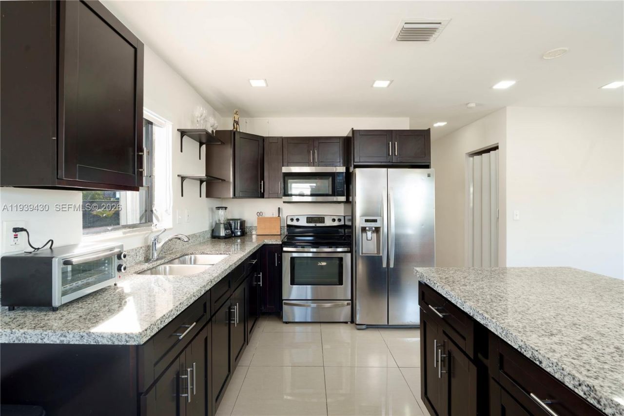 20731 NW 32nd Pl, Miami Gardens, FL 33056 Photo