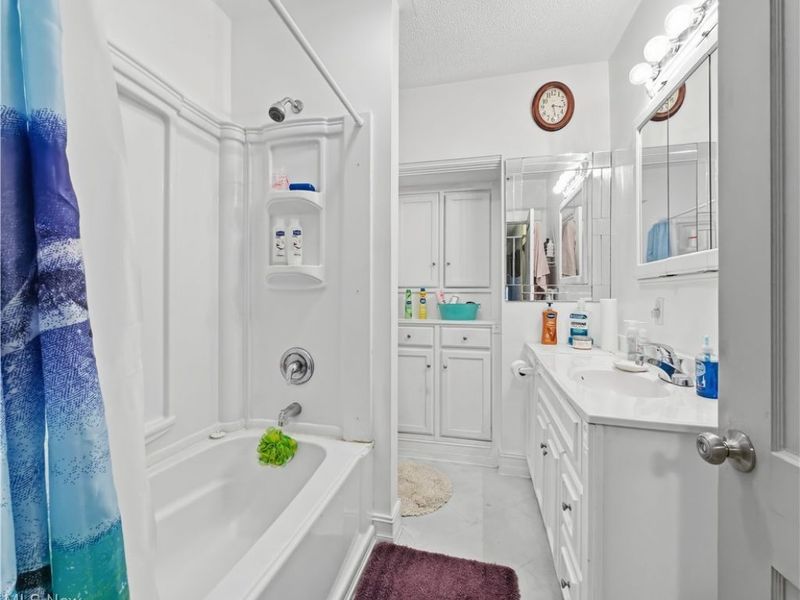 1214 E Market Street, Warren, OH 44483 Photo 17