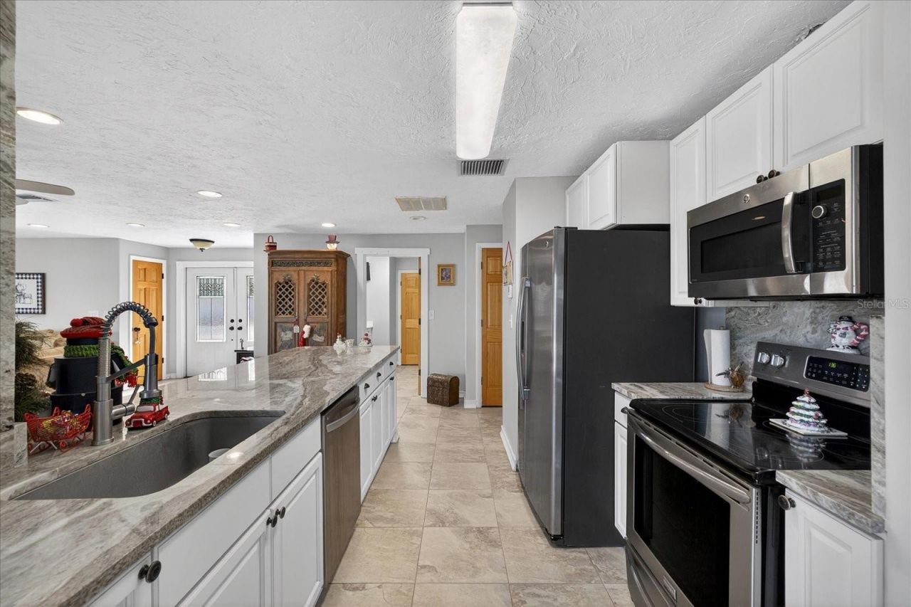 853 Seacrest Drive, Largo, FL 33771 Photo