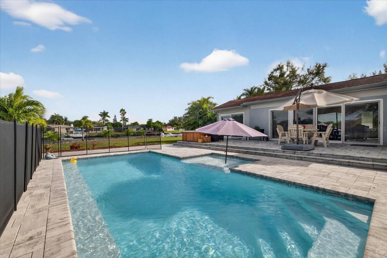 853 Seacrest Drive, Largo, FL 33771 Photo