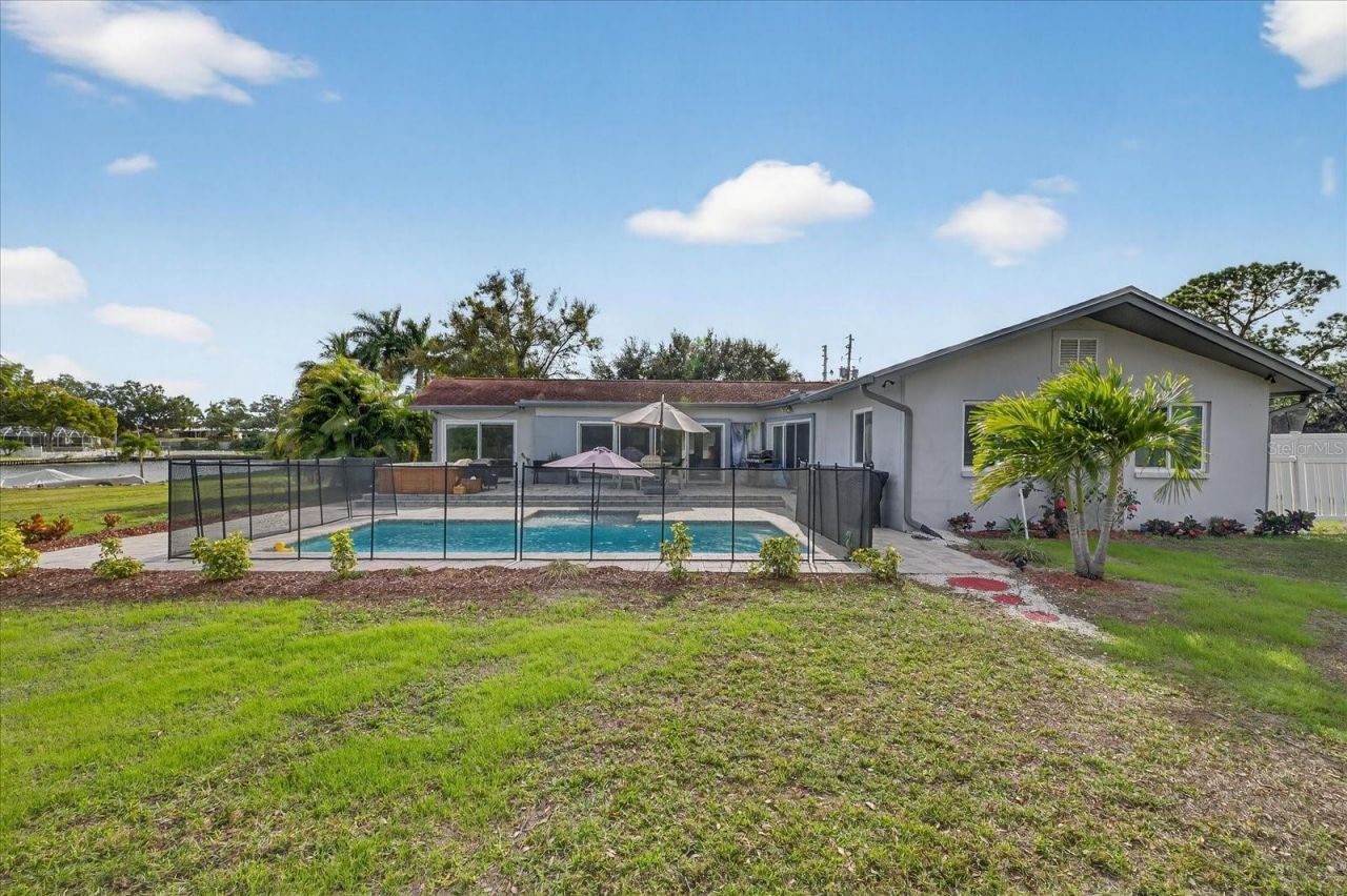 853 Seacrest Drive, Largo, FL 33771 Photo